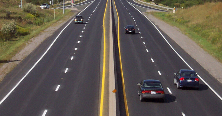 Pakico bo no mester core poco poco den rijstrook links